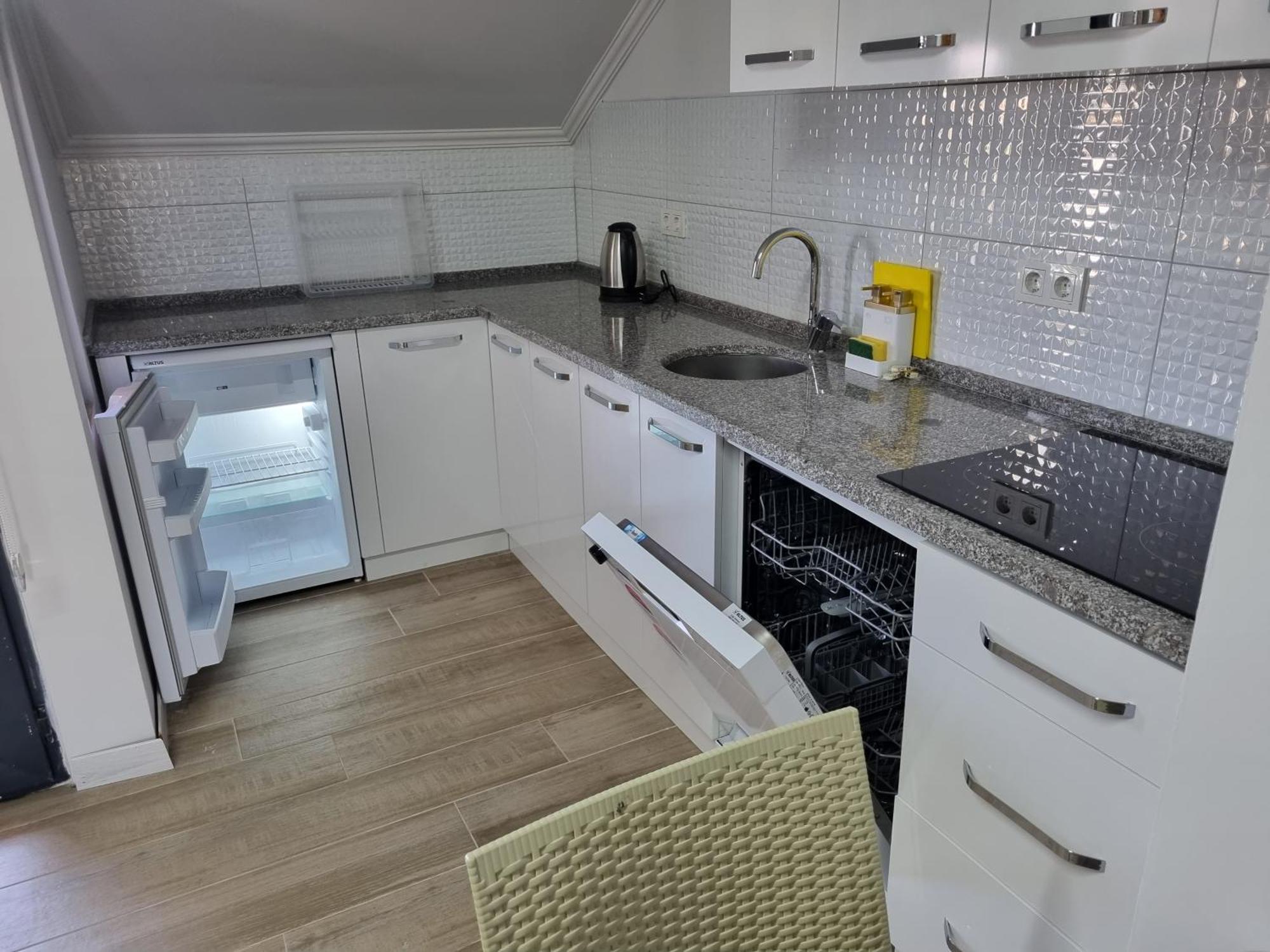Yasam Park Apart Hotel - Fethiye Calis Beach Rom bilde